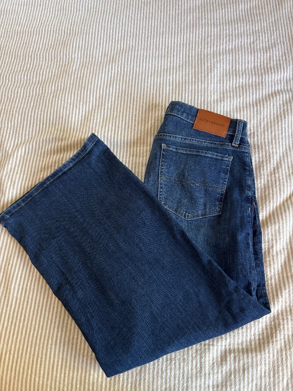 Lucky Brand Sweet Mid-Rise Wide Leg Jean